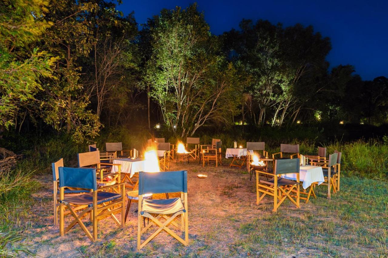 Kanha Jungle Camp Extérieur photo